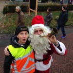 151212 verkeersregelaar mark met de kerstman